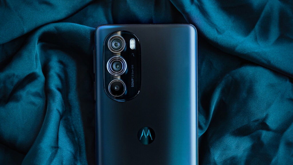 Motorola Edge 30 Pro Resmi Menggunakan Snapdragon 8 Gen 1