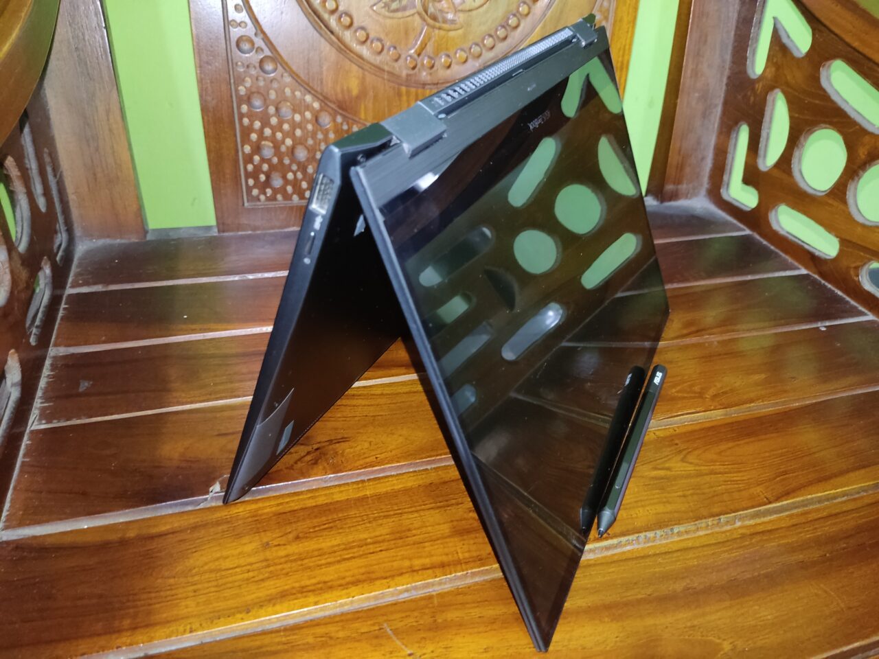 Review ASUS ZenBook Flip 13 Laptop Konvertibel