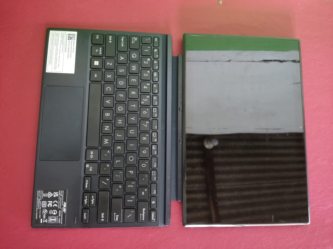Review ASUS Expertbook B3000 - Keyboard and TouchPad