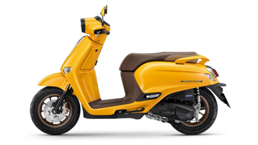 Bandingkan Vespa Sprint 180 vs 150 2026: Warna Merah Tetap Ikonik dengan Tampilan Modern 4 4111603133