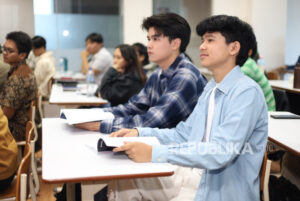 Digital di Era AI 2026: Mahasiswa Lebih Cerdas atau Semakin Bergantung? 15 Digital di Era AI 2026: Mahasiswa Lebih Cerdas atau Semakin Bergantung?